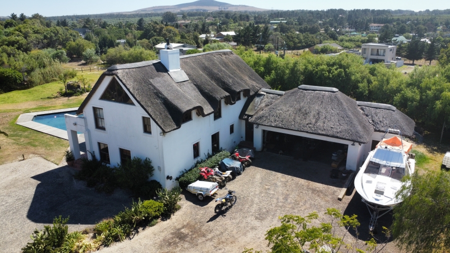 4 Bedroom Property for Sale in Cape Farms Western Cape